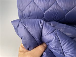 Fastvævet quiltet stof - marineblå med glat overflade